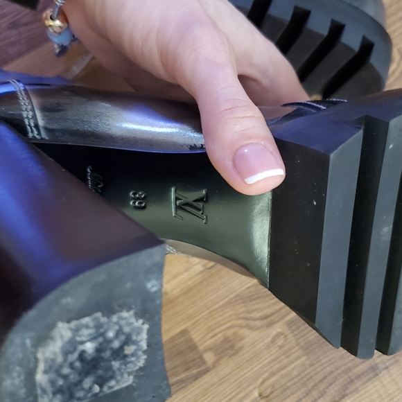 Louis Vuitton boots - Picture 7 of 8